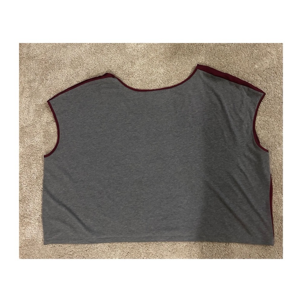 Jennifer Lopez Women's Burgundy Satin Top Sz. XL - Picture 2 of 8